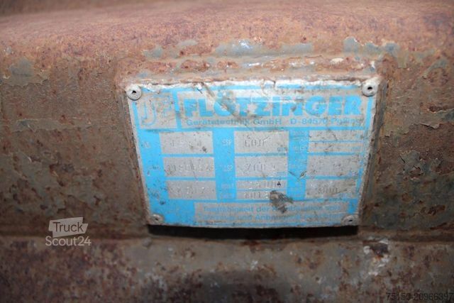 Teleskopický manipulátor SENNEBOGEN 305 - Kabine hochfahrbar - Nr.: 449