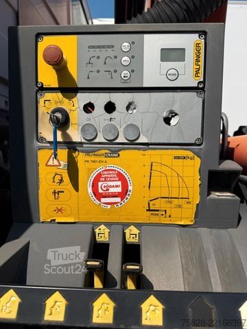 Kule vinci PALFINGER PK 7000-EH  /Year 2010 / Remote controll