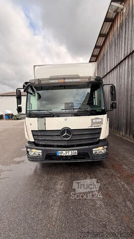 Kuorma-autoon asennettu työskentelyalusta Mercedes-Benz Atego 818