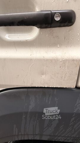 Kuorma-autoon asennettu työskentelyalusta Mercedes-Benz Atego 818