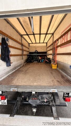 Kuorma-autoon asennettu työskentelyalusta Mercedes-Benz Atego 818