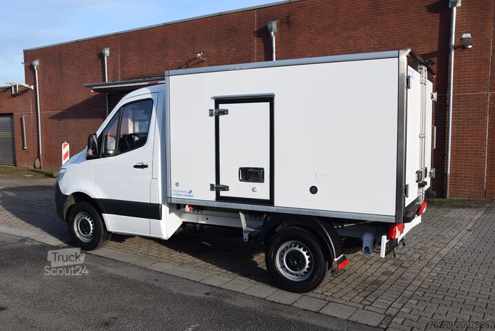 Komerciālais transportlīdzeklis Mercedes-Benz Sprinter  317 Tiefkühkoffer -20 Stand Fahrk Navi