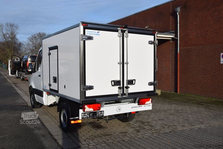 Komerciālais transportlīdzeklis Mercedes-Benz Sprinter  317 Tiefkühkoffer -20 Stand Fahrk Navi