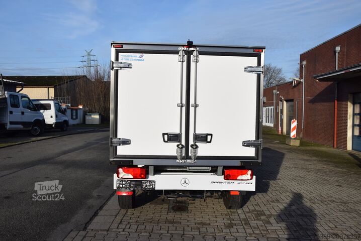 Komerciālais transportlīdzeklis Mercedes-Benz Sprinter  317 Tiefkühkoffer -20 Stand Fahrk Navi