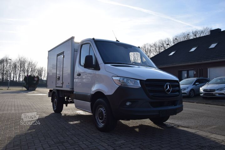 Komerciālais transportlīdzeklis Mercedes-Benz Sprinter  317 Tiefkühkoffer -20 Stand Fahrk Navi