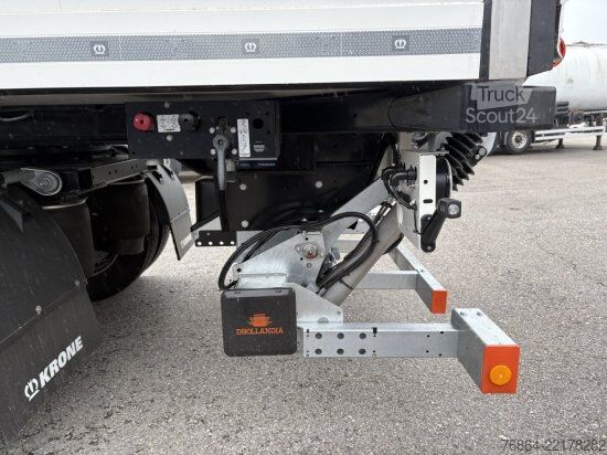 Polpriklopnik z nizko nakladalno ploščadjo KRONE SE CITY KüHLER, CARRIER 1550, 1-ACHSAUFLIEGER MIT HEBEBüHNE