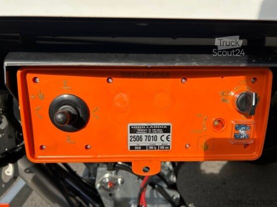 Polpriklopnik z nizko nakladalno ploščadjo KRONE SE CITY KüHLER, CARRIER 1550, 1-ACHSAUFLIEGER MIT HEBEBüHNE