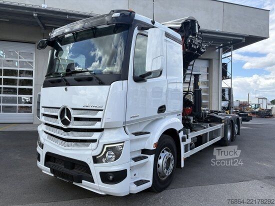 Kipper LKW MERCEDES-BENZ ACTROS 2551 6X2, PALFINGER-ABROLLKIPPER MIT SCHROTTKRAN,  LENK-LIFTACHSE, EURO 6