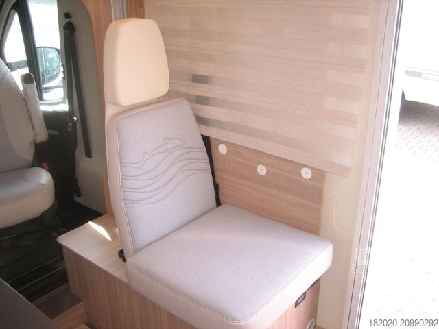 Daļēji integrēta kemperis BÜRSTNER Delfin T 680 G Winterpak., Lithium, Luftfed.