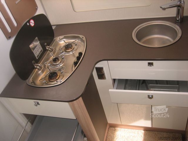 Daļēji integrēta kemperis BÜRSTNER Delfin T 680 G Winterpak., Lithium, Luftfed.