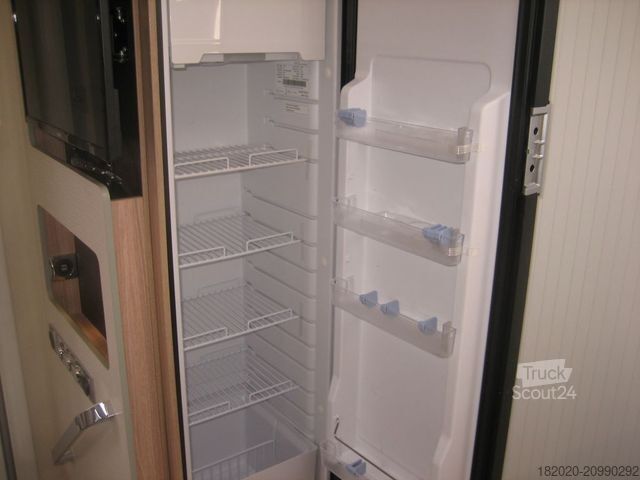 Daļēji integrēta kemperis BÜRSTNER Delfin T 680 G Winterpak., Lithium, Luftfed.