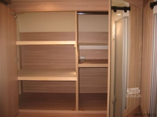 Daļēji integrēta kemperis BÜRSTNER Delfin T 680 G Winterpak., Lithium, Luftfed.