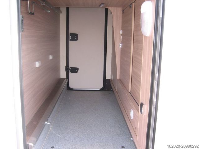 Daļēji integrēta kemperis BÜRSTNER Delfin T 680 G Winterpak., Lithium, Luftfed.