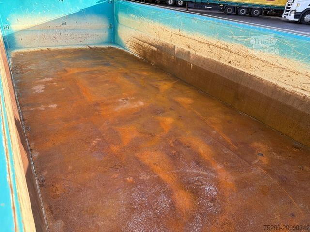 Kipper LKW  Meiller Trigenius D421 3 Seiten Kipper Unfall