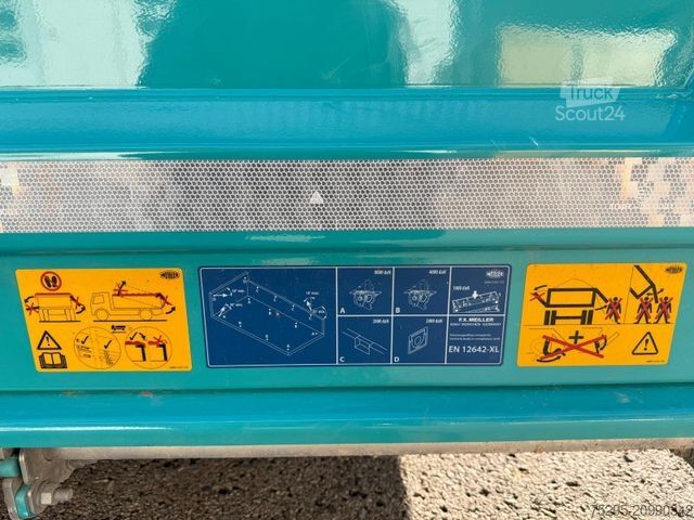 Kipper LKW  Meiller Trigenius D421 3 Seiten Kipper Unfall