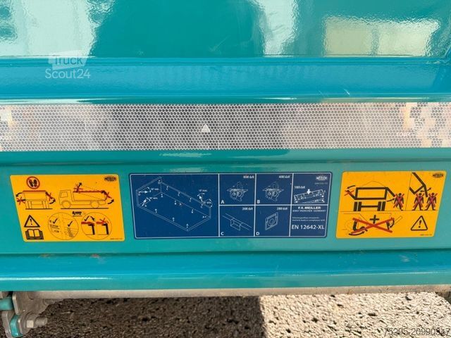 Dreiseitenkipper LKW  Meiller Trigenius D421 3 Seiten Kipper Unfall