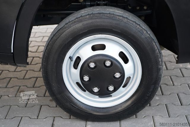 Fourgon benne basculante IVECO DAILY 35-130 / WYWROTKA TYLNOZSYPOWA / BLI?NIAK