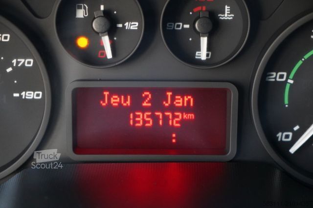 Fourgon benne basculante IVECO DAILY 35-130 / WYWROTKA TYLNOZSYPOWA / BLI?NIAK