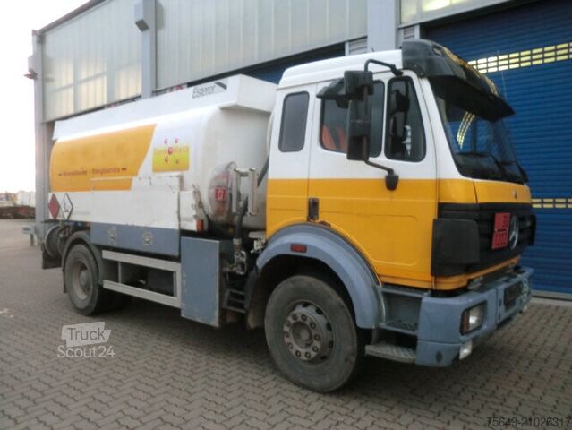 Autocisterna Mercedes-Benz SK 1824 L 4x2 SK 1824 L 4x2, Esterer Tankaufbau ca. 13.100l, 2 Kammern