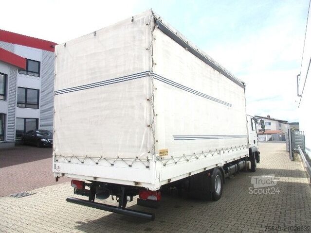 Truck mounted crane MAN TGL 12.240 BL 4x2 TGL 12.240BL 4x2, mit Kran Hiab 088 mit Funk