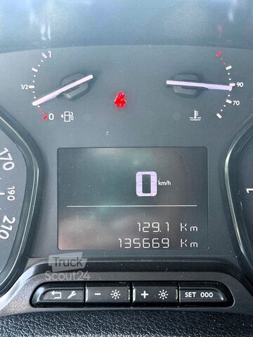 Izolovaný minivan s chladicí jednotkou TOYOTA PROACE LONG 2.0 DIESEL