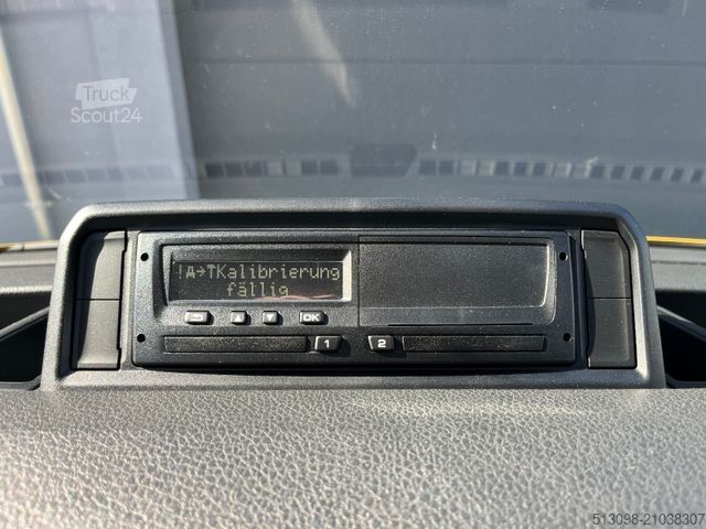 Minibus VOLKSWAGEN CRAFTER 2.0TDI 8 SITZER TEMP. KLIMA AHK 1.HAND