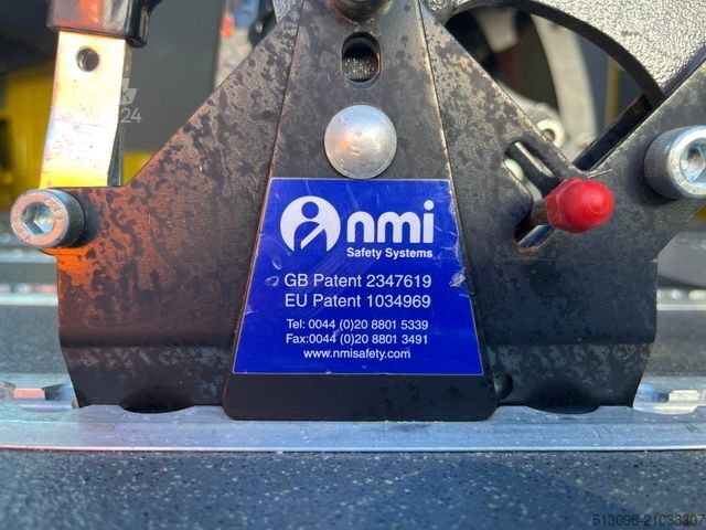 Minibus VOLKSWAGEN CRAFTER 2.0TDI 8 SITZER TEMP. KLIMA AHK 1.HAND