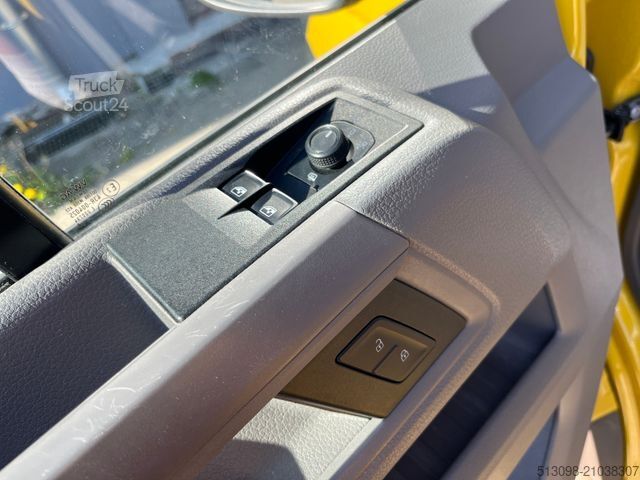 Minibus VOLKSWAGEN CRAFTER 2.0TDI 8 SITZER TEMP. KLIMA AHK 1.HAND