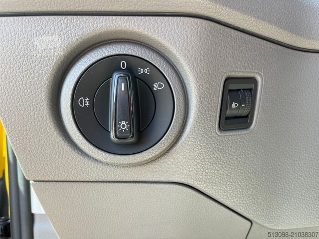 Minibus VOLKSWAGEN CRAFTER 2.0TDI 8 SITZER TEMP. KLIMA AHK 1.HAND