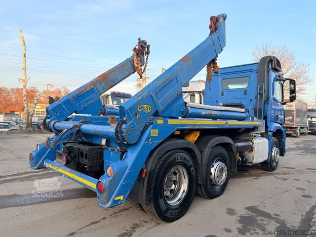 Camion benne MERCEDES-BENZ Arocs 2543L/Meiller-Absetzer/Vorlauf-Lenkachse/