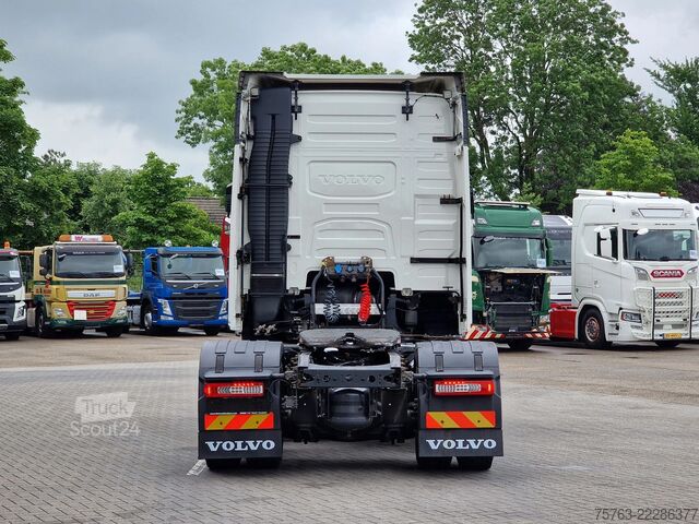 Standard-SZM Volvo FH 13.460 Globetrotter 4x2 - Full spoiler - VEB...