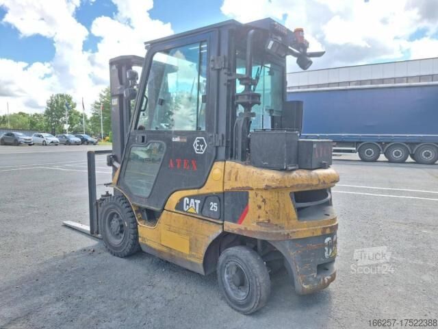 Front loader forklift Caterpillar DP25NT