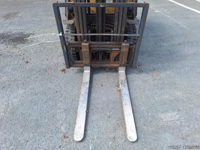 Front loader forklift Caterpillar DP25NT