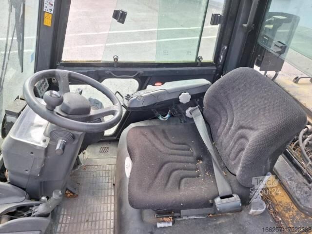 Front loader forklift Caterpillar DP25NT