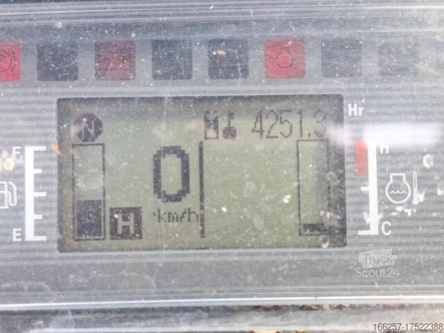 Front loader forklift Caterpillar DP25NT