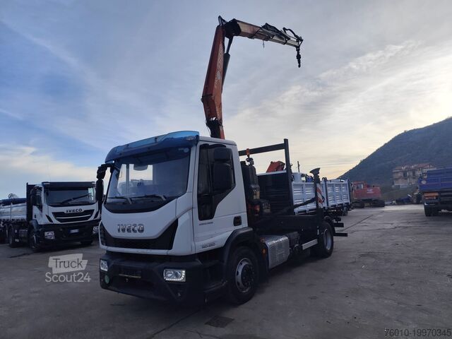 Macara montată pe camion Iveco EuroCargo 140-250
