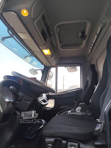 Macara montată pe camion Iveco EuroCargo 140-250