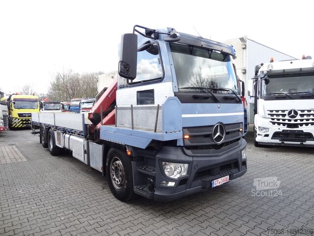 LKW mit Pritsche (offen) Mercedes-Benz Actros 2533 6X2 HMF 1820 Langmaterial