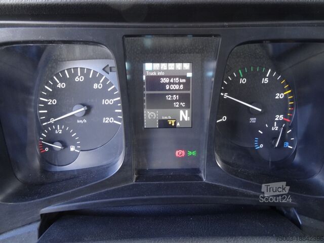 LKW mit Pritsche (offen) Mercedes-Benz Actros 2533 6X2 HMF 1820 Langmaterial