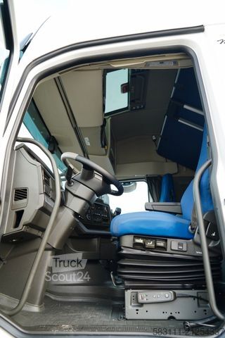 Standardowy ciągnik siodłowy VOLVO FH 460 / I-PARK COOL / I-SAVE /  TV / 