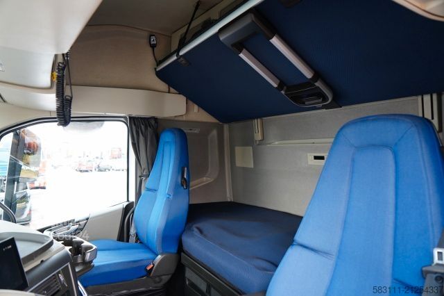 Standardowy ciągnik siodłowy VOLVO FH 460 / I-PARK COOL / I-SAVE /  TV / 