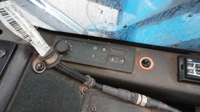 Gumikerekes kotrógép FUCHS MHL 340 Umschlagbagger Pratzen