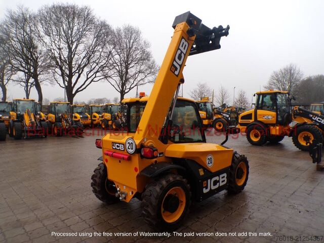 Teleszkópos rakodó JCB 514-40 NEU