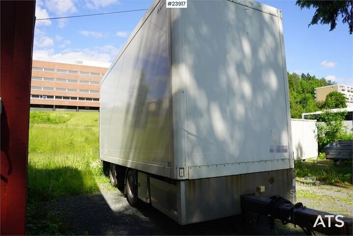 куфар Ekeri 2-Axle Box Trailer with Tail Lift and Full Side Op