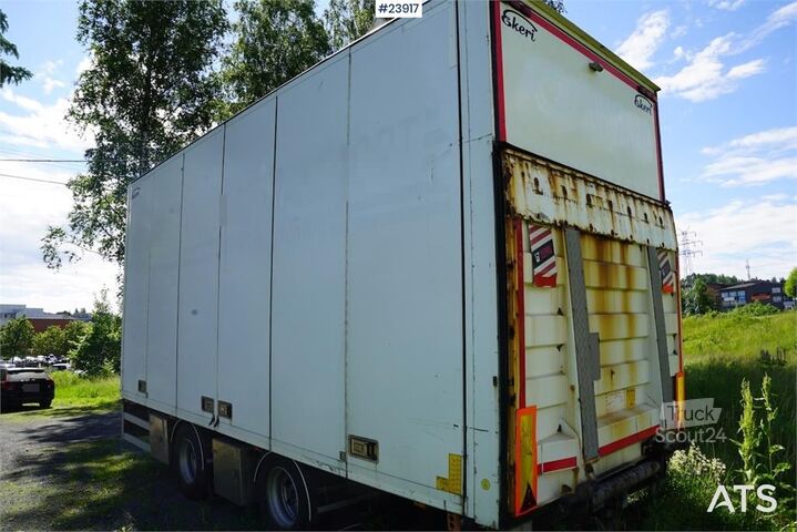 куфар Ekeri 2-Axle Box Trailer with Tail Lift and Full Side Op