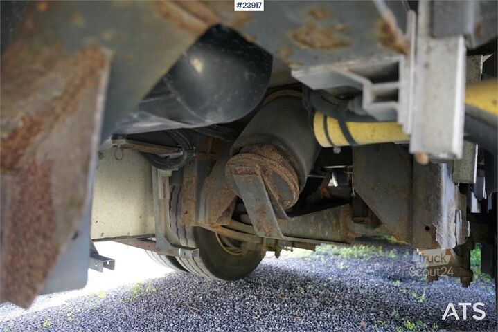куфар Ekeri 2-Axle Box Trailer with Tail Lift and Full Side Op