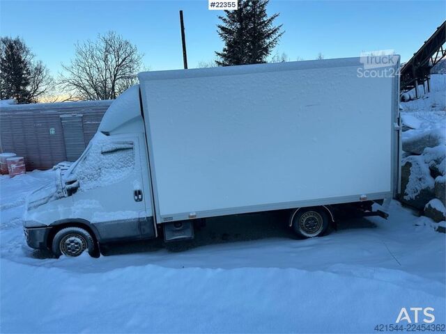 куфар Iveco Daily box truck w/ lift and 2 sets of tires – Will