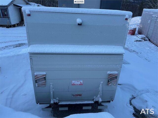 куфар Iveco Daily box truck w/ lift and 2 sets of tires – Will