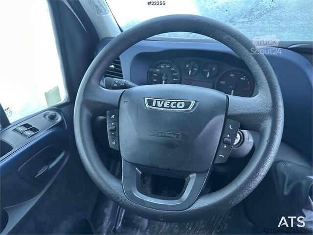 Valise Iveco Daily box truck w/ lift and 2 sets of tires – Will