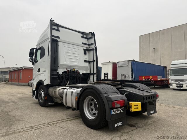 Tracteur routier standard Iveco sway 490